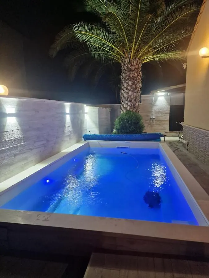 קמפופליצ'ה די רוצ'לה La Villetta Di Leonardo, Con Piscina Privata בית נופש קמפופליצ'ה די רוצ'לה